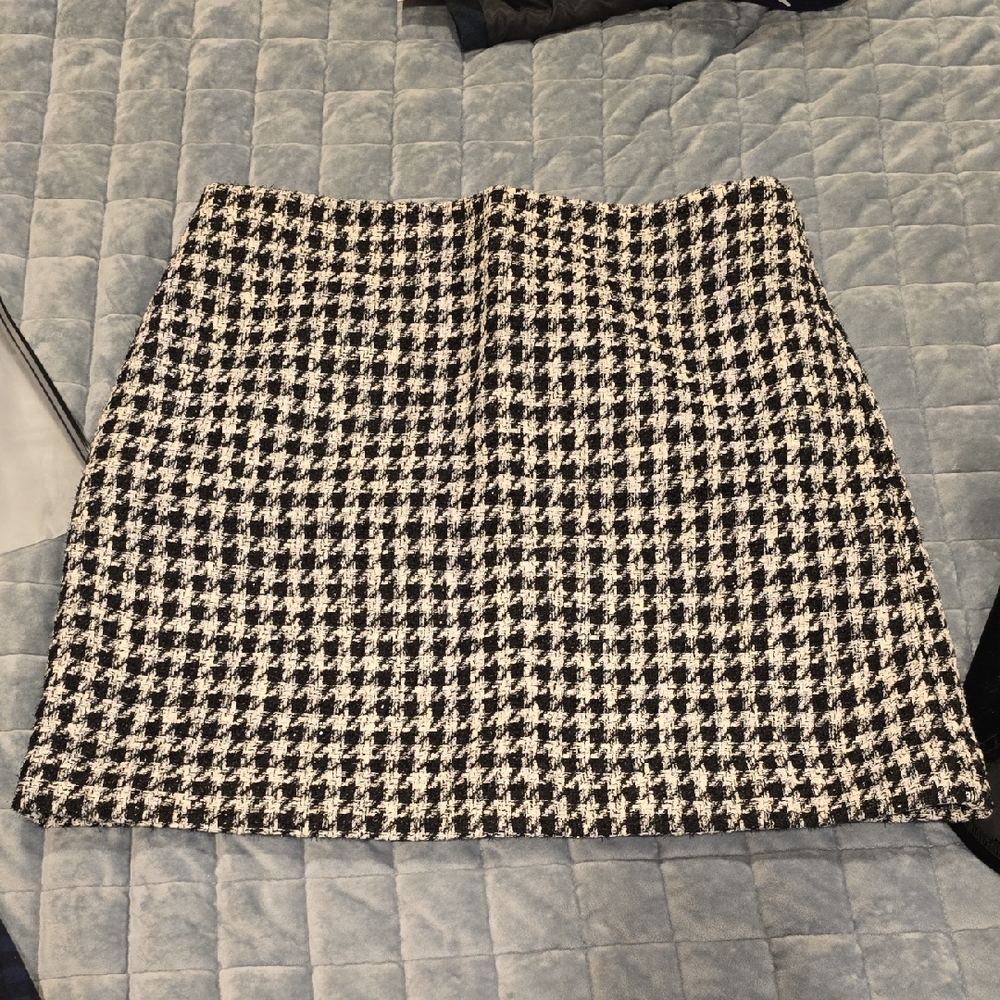 LOFT Black and White Houndstooth Mini Skirt